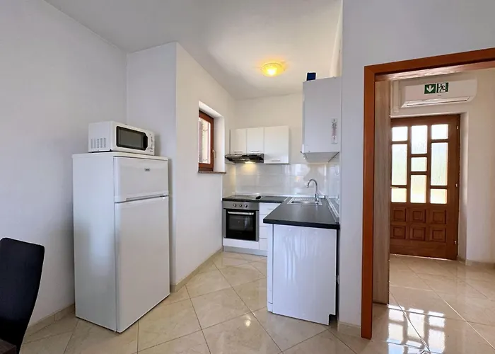 Dunato I- By Interhome * Šilo