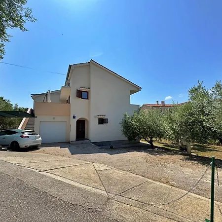 Apartmán Dunato I- By Interhome Šilo