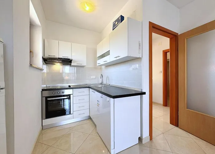 Dunato I- By Interhome * Šilo